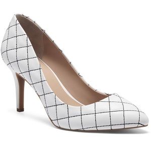 NEW INC Zitah Pointed Toe Pumps Quilted….SIZE 7W!